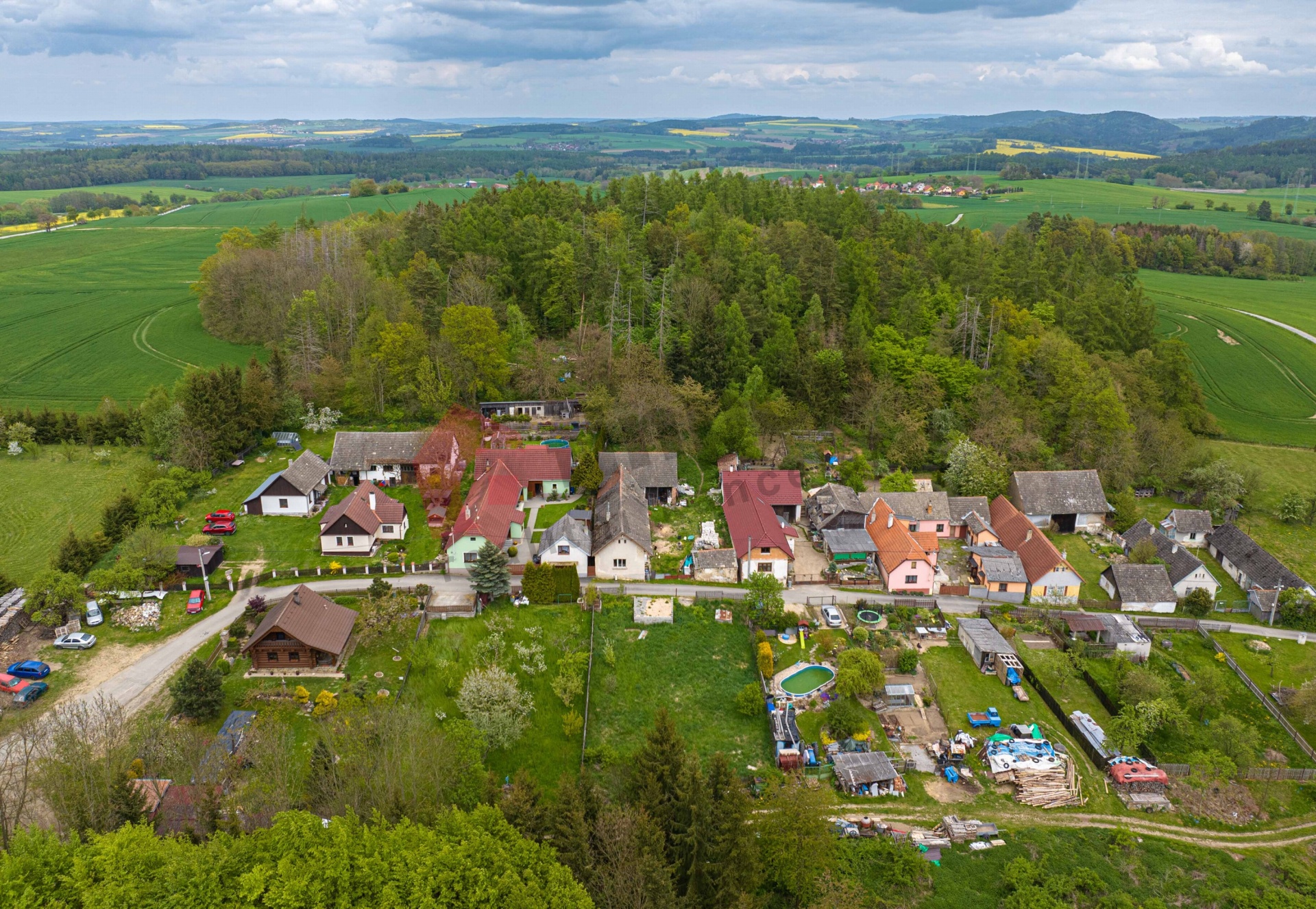 Prodej domu Lipiny v obci Lipiny, pozemek 654m2, + část lesa, zastavěná plocha 230m2.