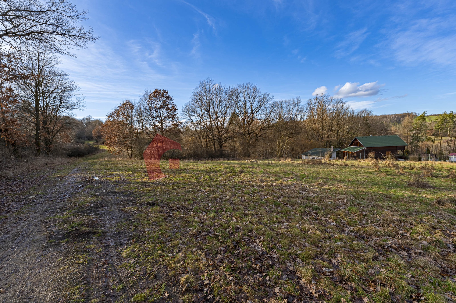 Prodej pozemku se stavebním povolením 1187m2 v Libži, okr. Benešov. 