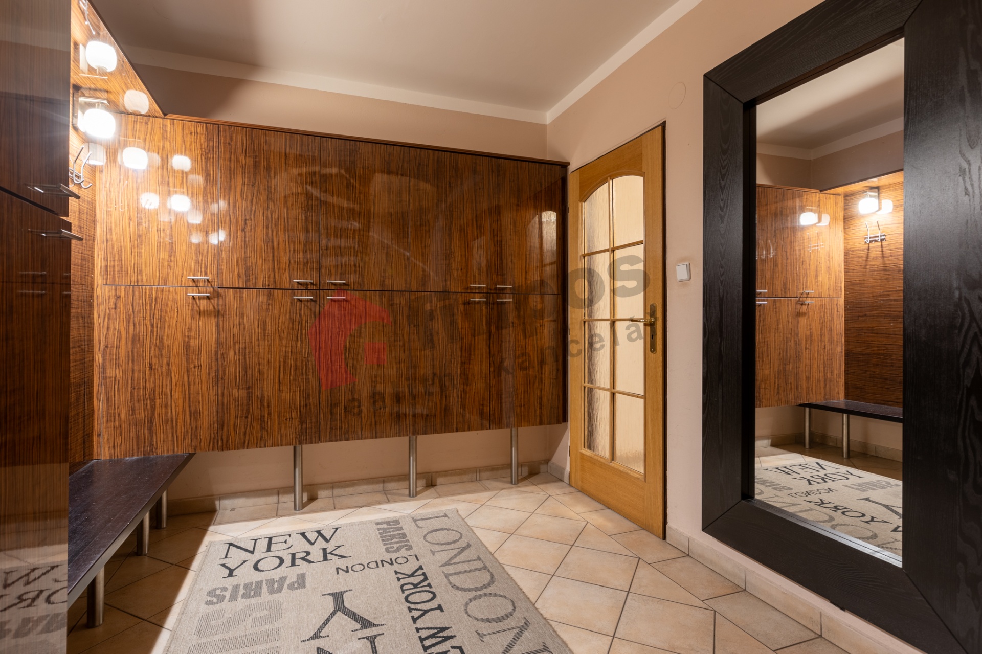 Luxusní Rodinný Dům na Prodej ve Hvězdonicích