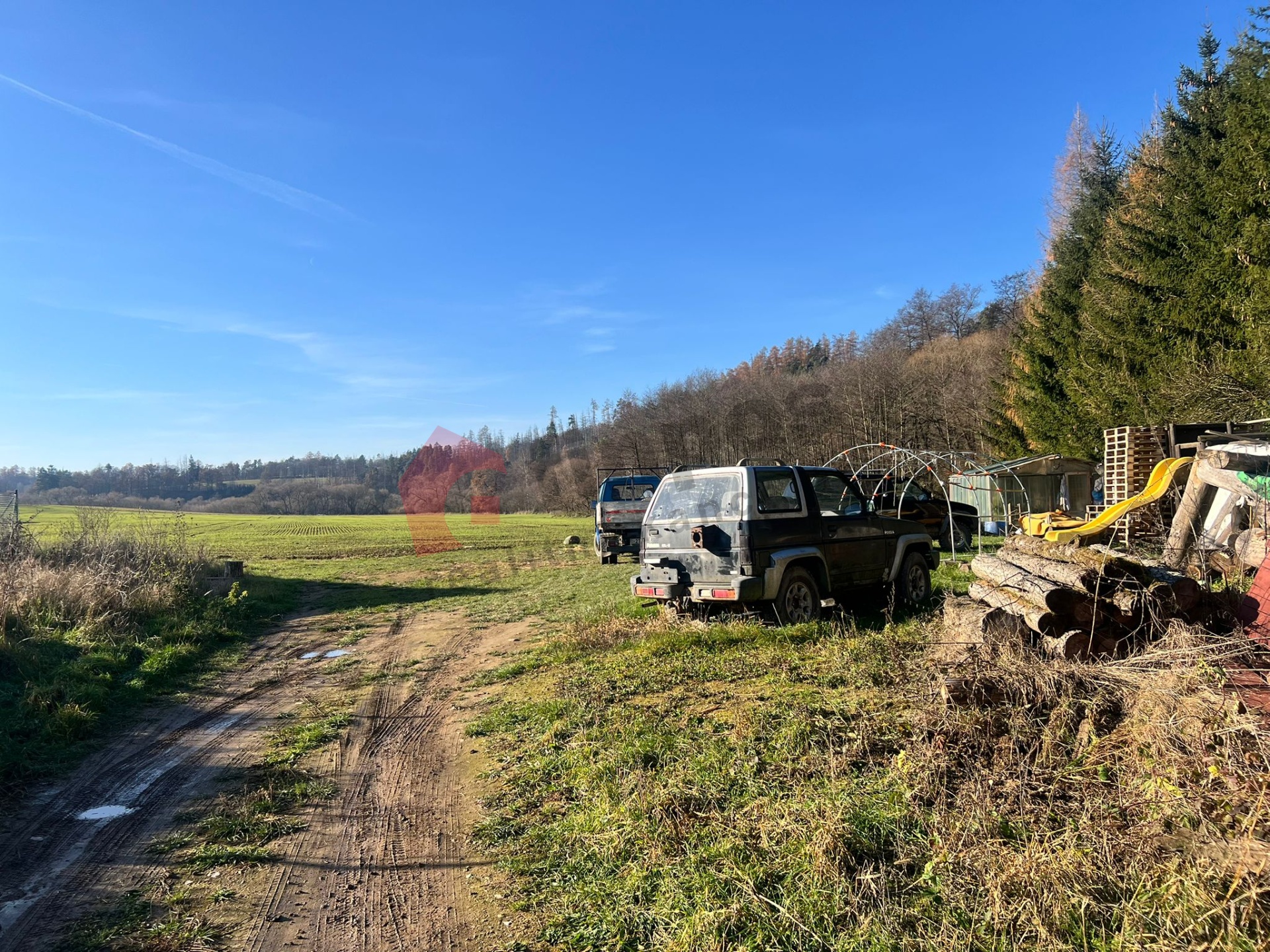 Prodej pozemku 1349m2 v Libži