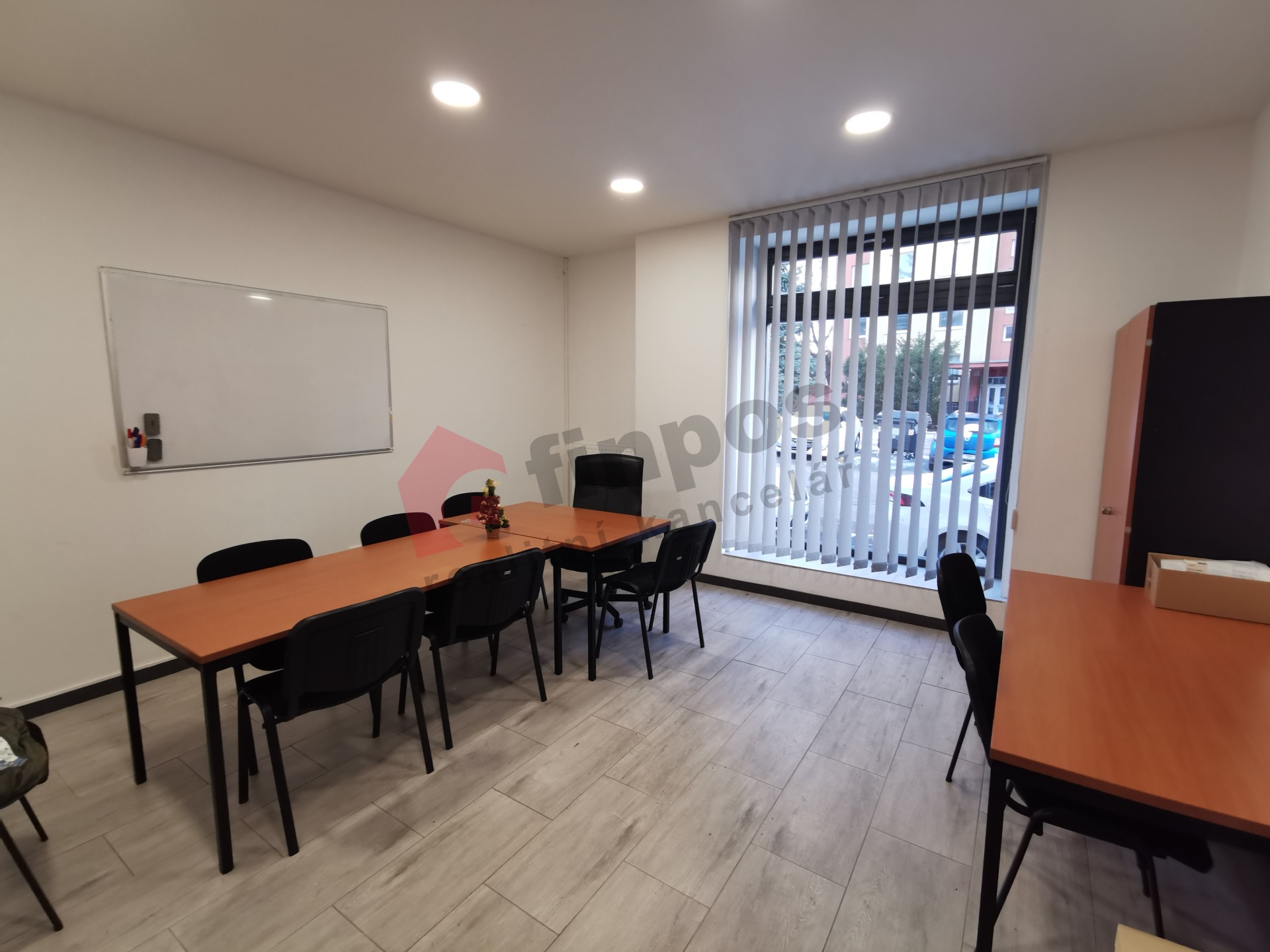 Pronájem kanceláře 20,5m2 v Hostivaři