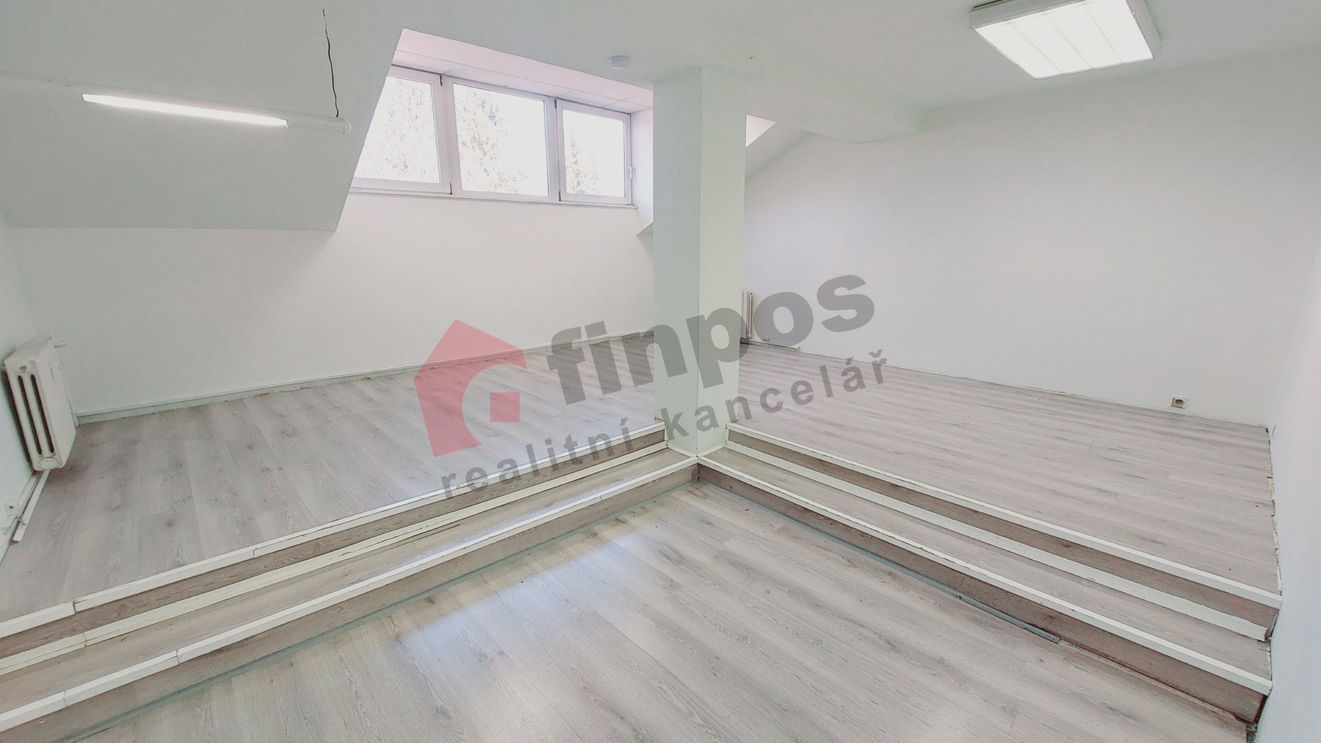 Pronájem nebytového prostoru 89 m2, Ringhofferovo nám., Kamenice, Praha - východ