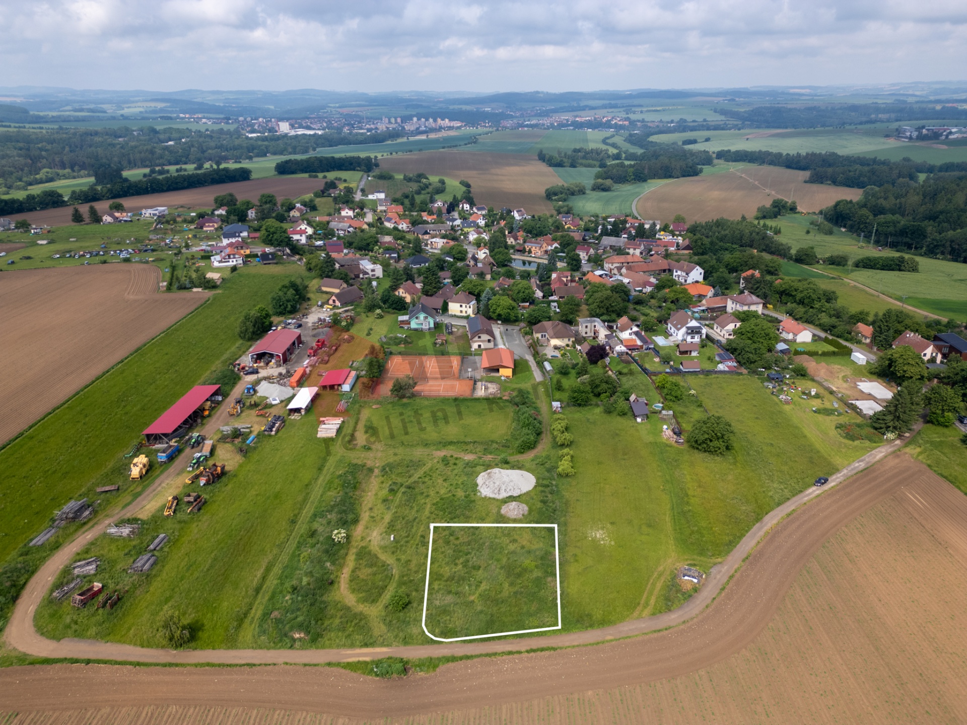 Prodej krásného pozemku v obci Řimovice u Vlašimi