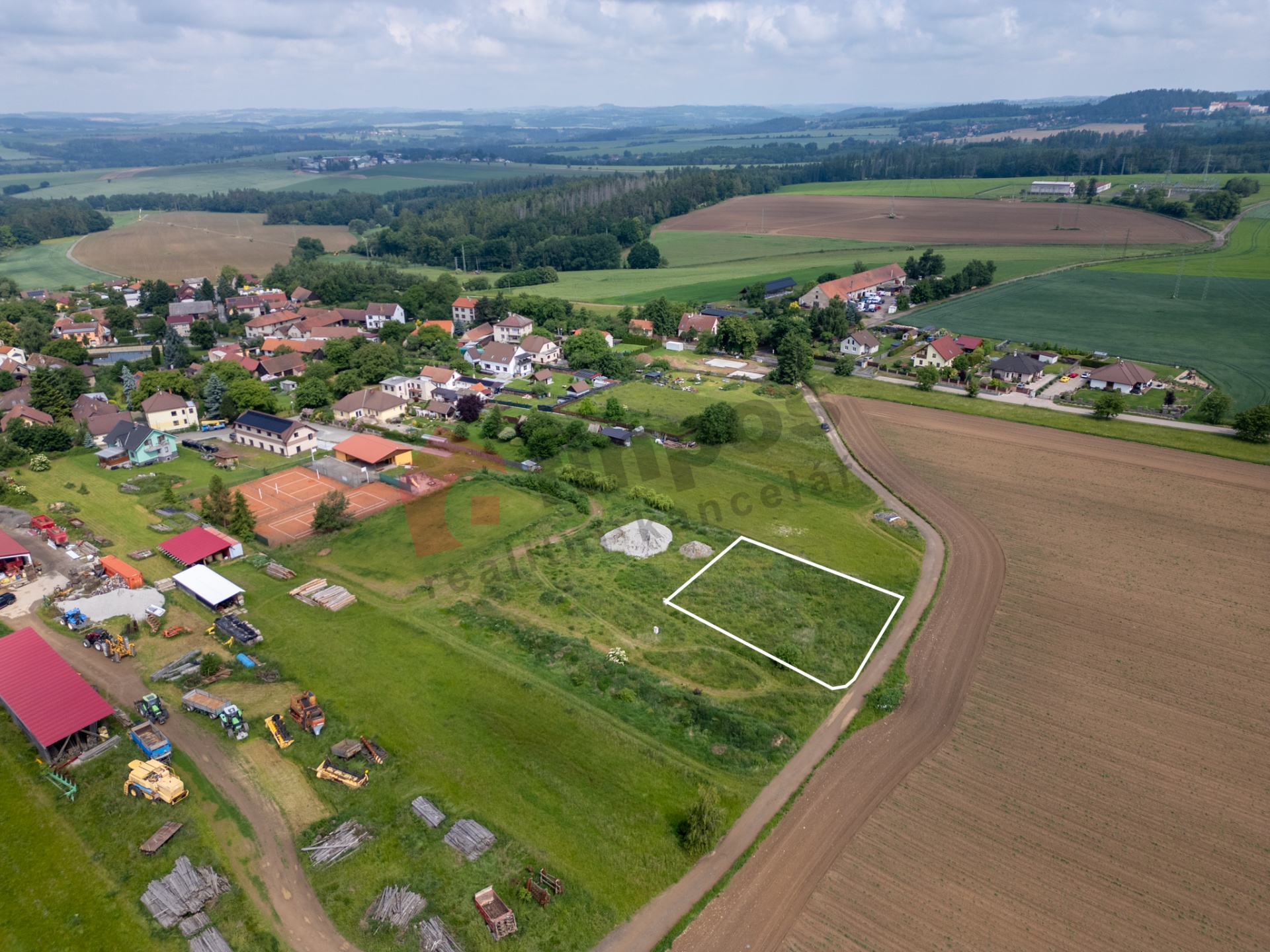 Prodej krásného pozemku v obci Řimovice u Vlašimi