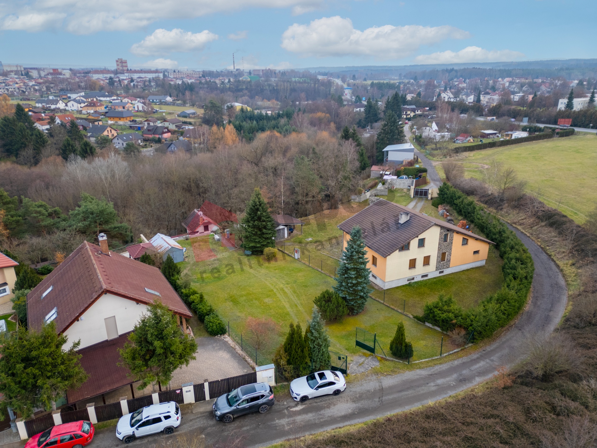 Prodej st. pozemku s chatou v Sezimově Ústí