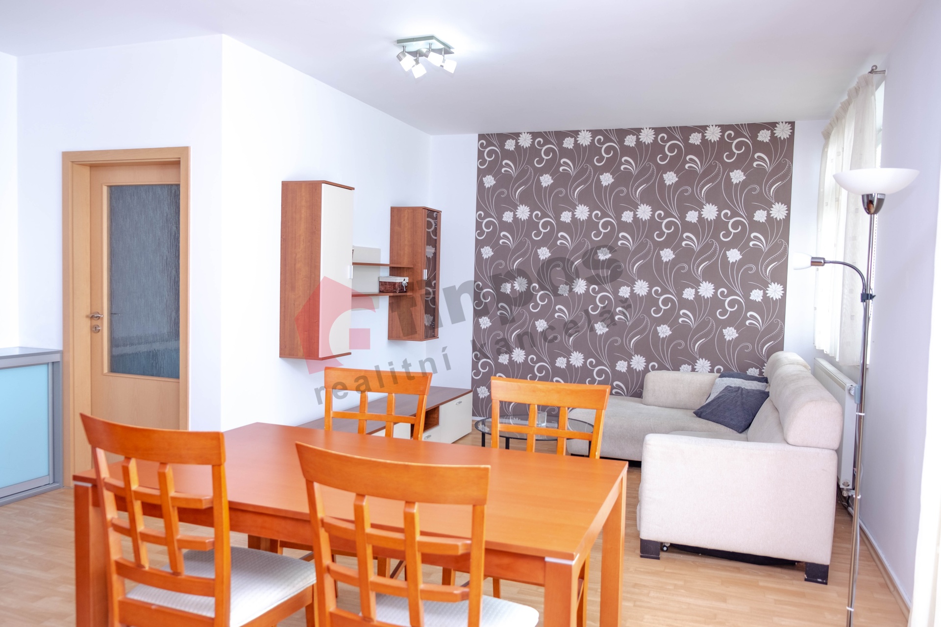 Byt 2+kk, 47m2, Praha - Kamýk, ul. Mariánská(poblíž Novodvorské), garážové stání a balkón