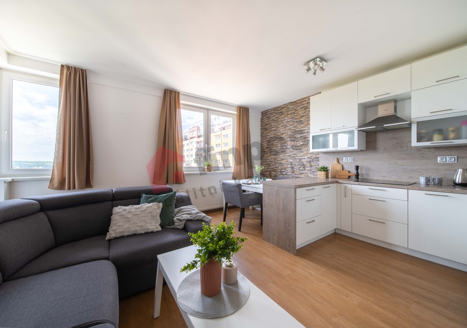 Pronájem bytu 2+kk, 43m2 Hnězdenská ulice, Praha