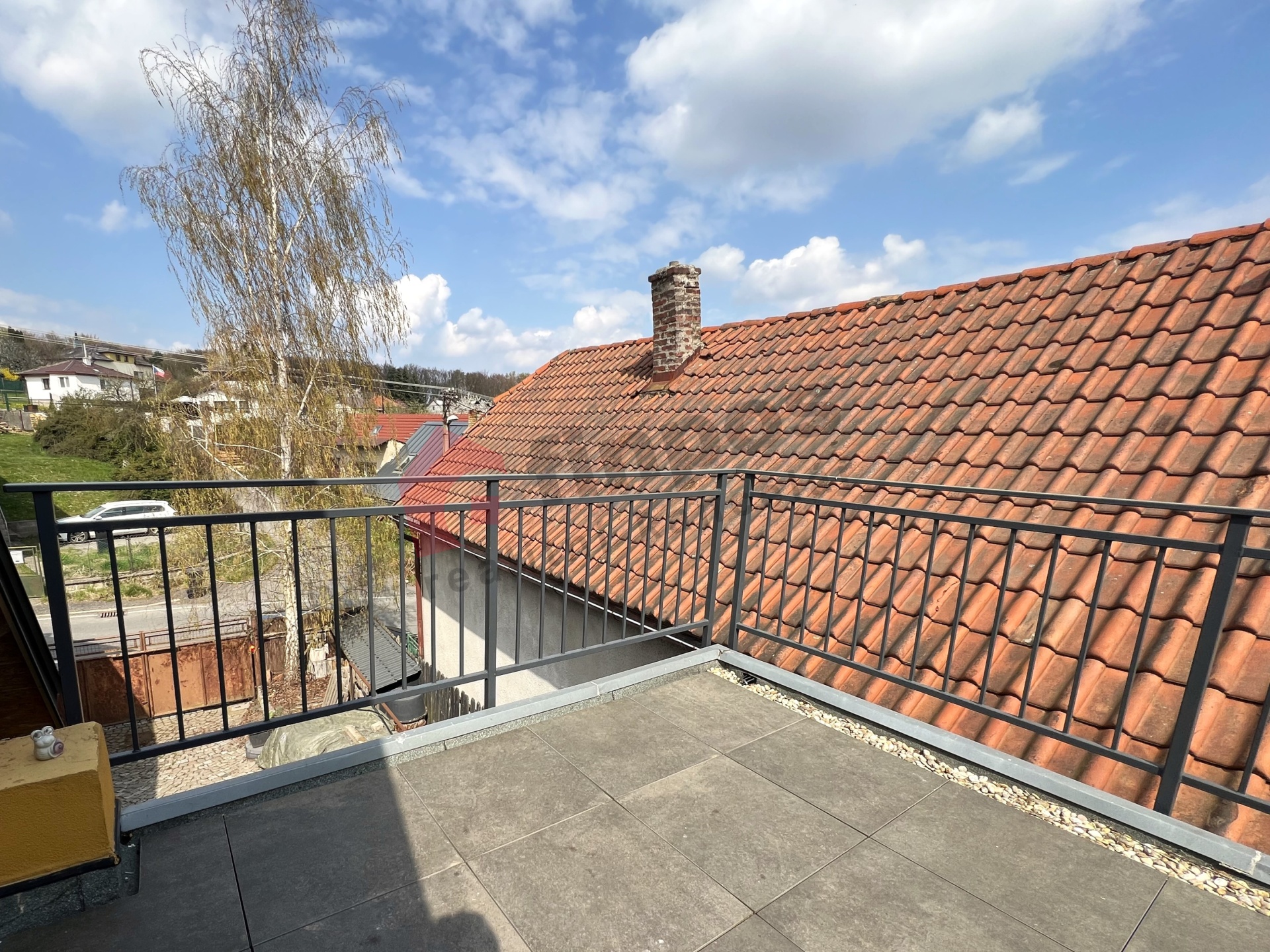 Pronájem podkrovního bytu 2+kk 65 m² Černé Voděrady, Praha-východ