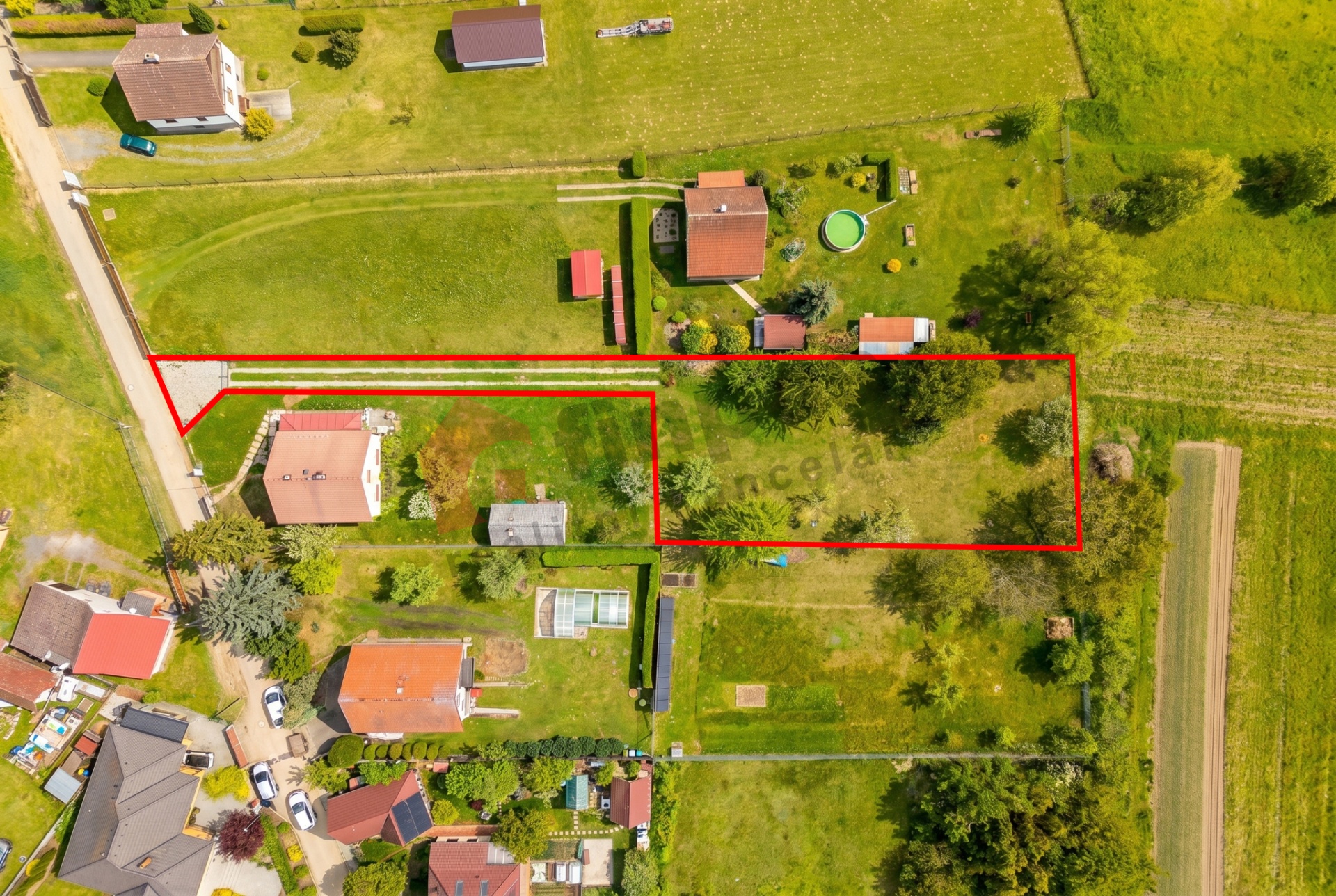 Prodej stavebního pozemku v Divišově s vlastní příjezdovou cestou, 1435m2