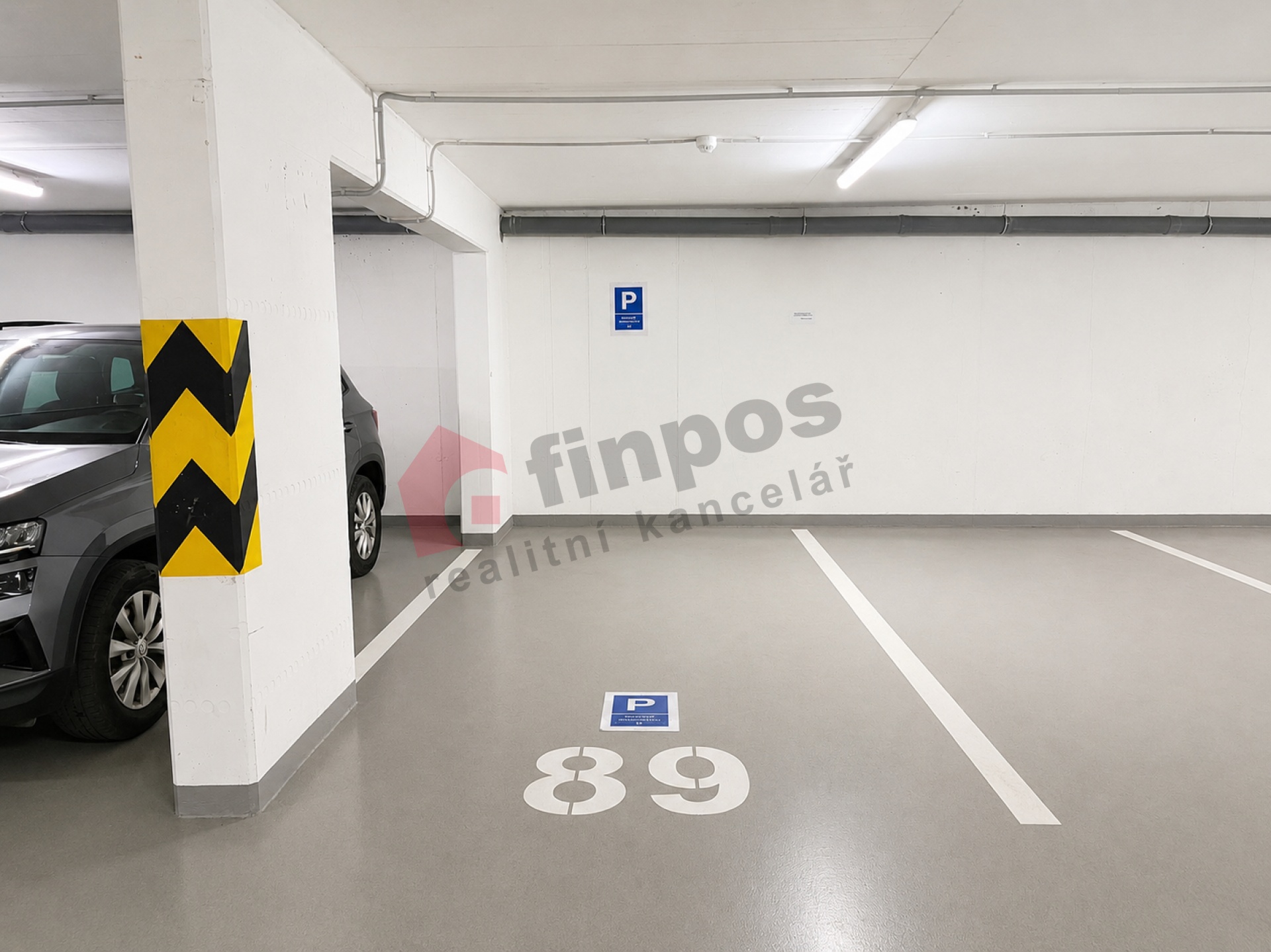 Pronájem garážového stání, Praha - Uhříněves, vlak 10 min. chůze