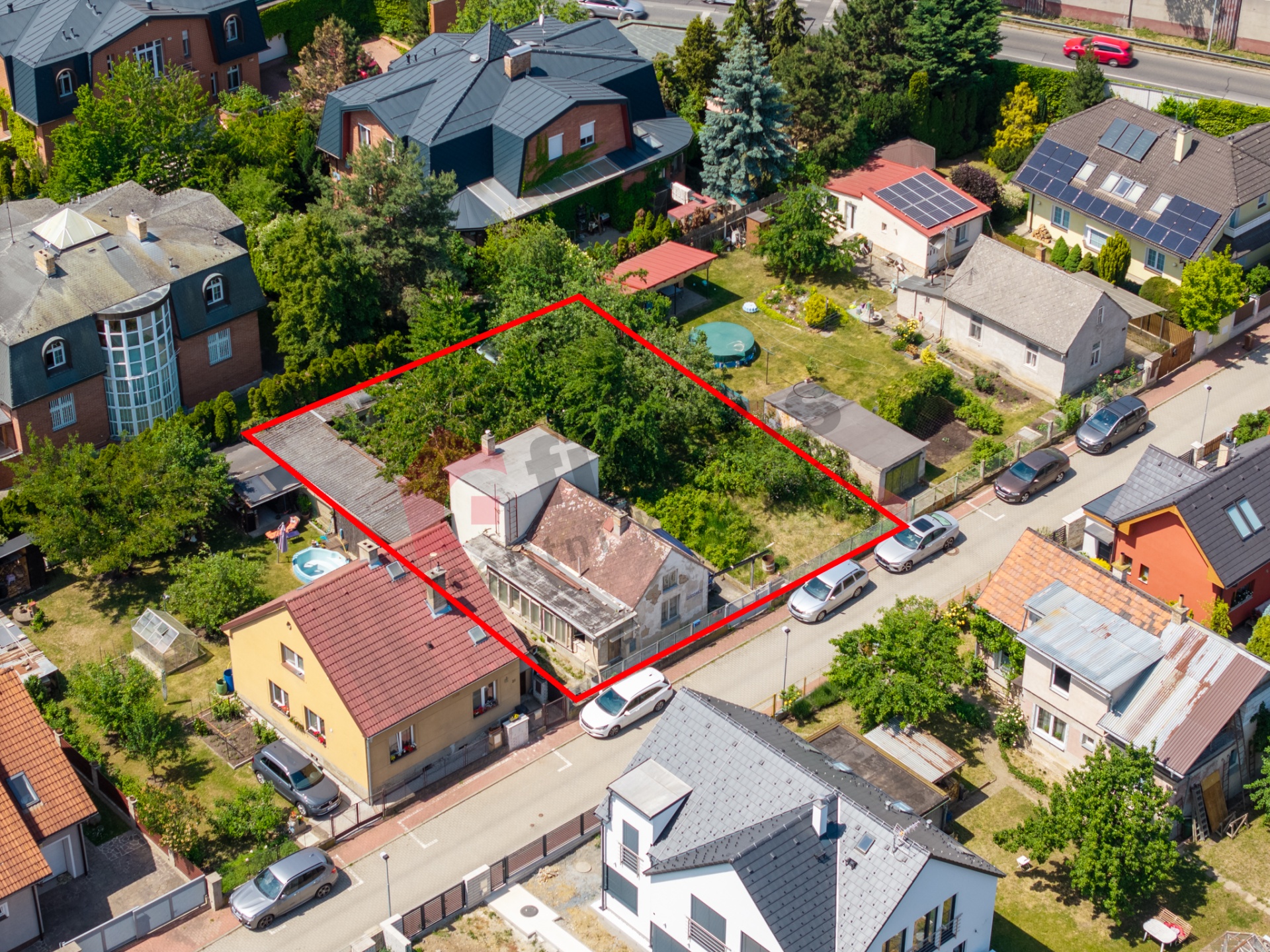 Prodej stavebního pozemku 557 m2, Nad Košíkem, Praha - Hostivař
