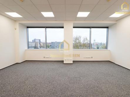 Pronájem kanceláře, 275 m²