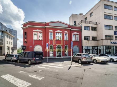 Pronájem kanceláře, 77 m²