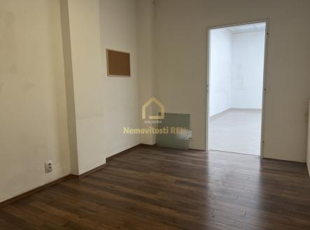 Pronájem kanceláře, 77 m²