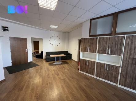 Pronájem kanceláře, 156 m²