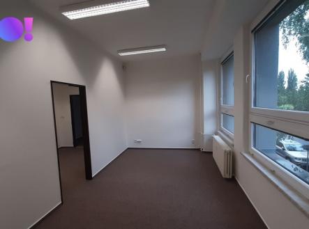 Pronájem kanceláře, 820 m²