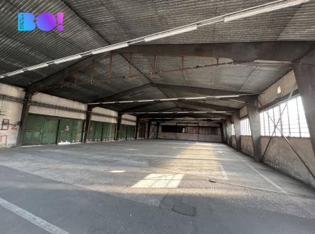 Pronájem skladovací prostor, 778 m²