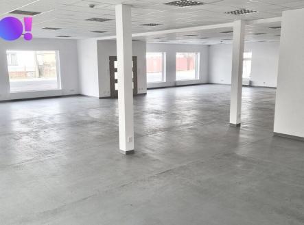 Pronájem - obchodní prostor, 280 m²