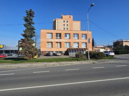 Pronájem obchodní prostory, 204 m²