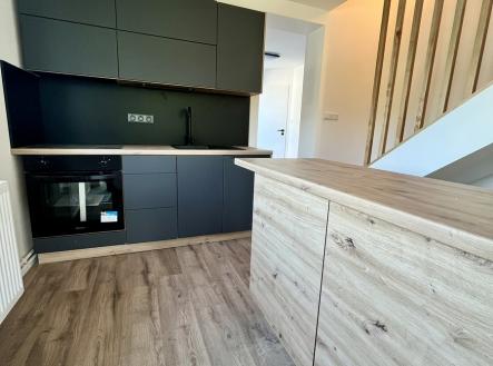 Pronájem bytu, 4+kk, 94 m²