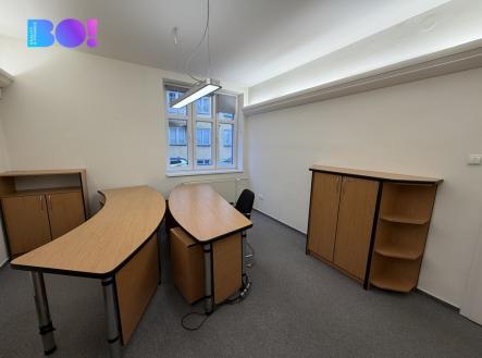 Pronájem kanceláře, 77 m²