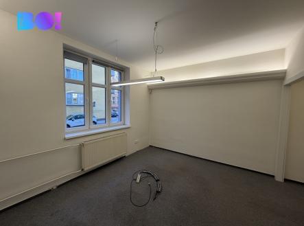 Pronájem kanceláře, 77 m²