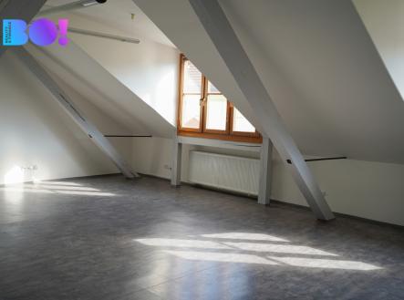 Pronájem kanceláře, 120 m²