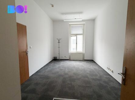 Pronájem kanceláře, 420 m²