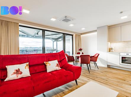 Pronájem jiné komerční nemovitosti, 82 m²