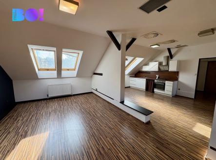 Pronájem kanceláře, 92 m²