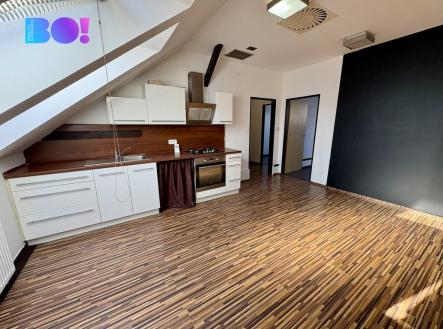 Pronájem kanceláře, 92 m²