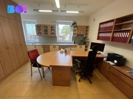 Pronájem kanceláře, 65 m²