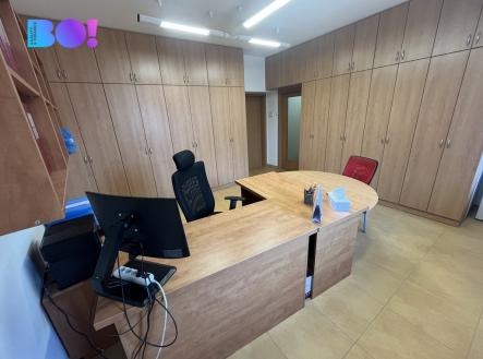 Pronájem kanceláře, 65 m²