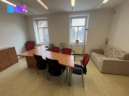 Pronájem kanceláře, 65 m²