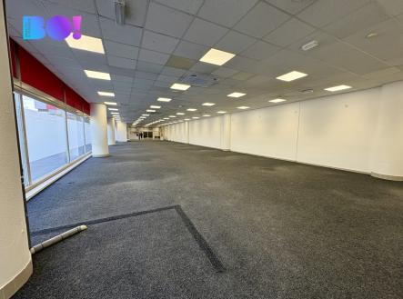 Pronájem obchodní prostor, 428 m²