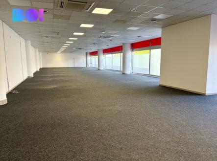 Pronájem obchodní prostor, 428 m²