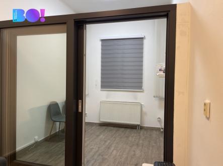 Pronájem obchodní prostor, 65 m²