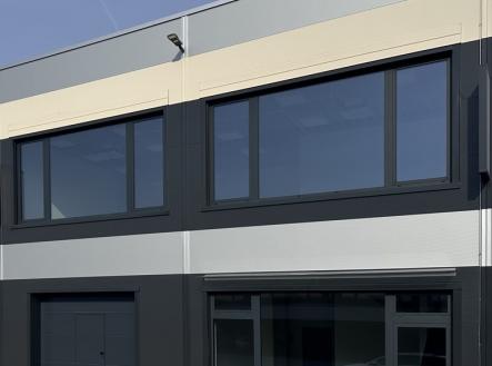 Pronájem obchodní prostory, 439 m²