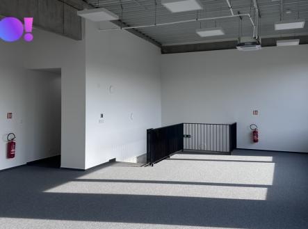 Pronájem obchodní prostory, 439 m²