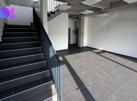 Pronájem obchodní prostory, 439 m²