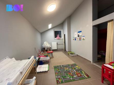 Pronájem obchodní prostor, 80 m²