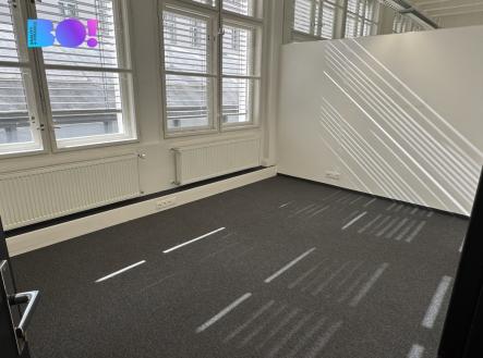 Pronájem kanceláře, 165 m²