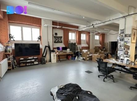 Pronájem kanceláře, 150 m²