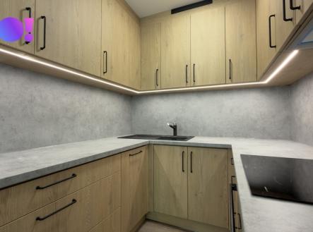 Pronájem bytu, 2+kk, 43 m²