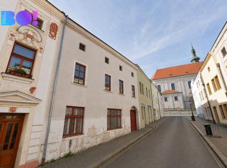 Prodej nájemního domu, 260 m² obrázek