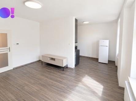 Pronájem bytu, 1+kk, 4 216 m²