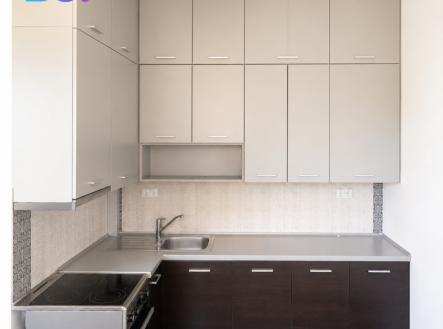 Pronájem bytu, 1+kk, 4 216 m²