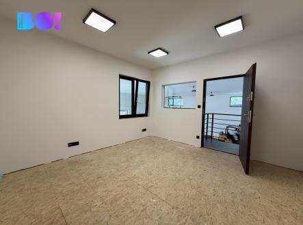 Pronájem skladu, 230 m²