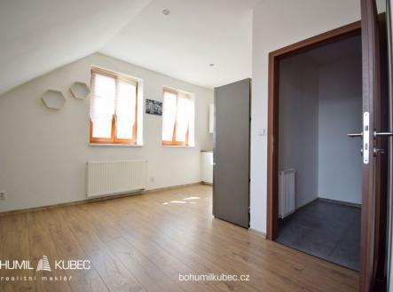 Pronájem bytu, 2+kk, 43 m²