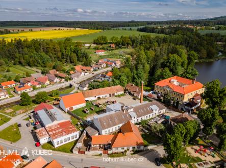 Pronájem - zemědělský objekt, 2 325 m²